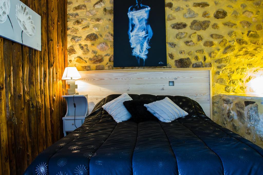 Bed and Breakfast L'Armourier Largentière Habitación foto