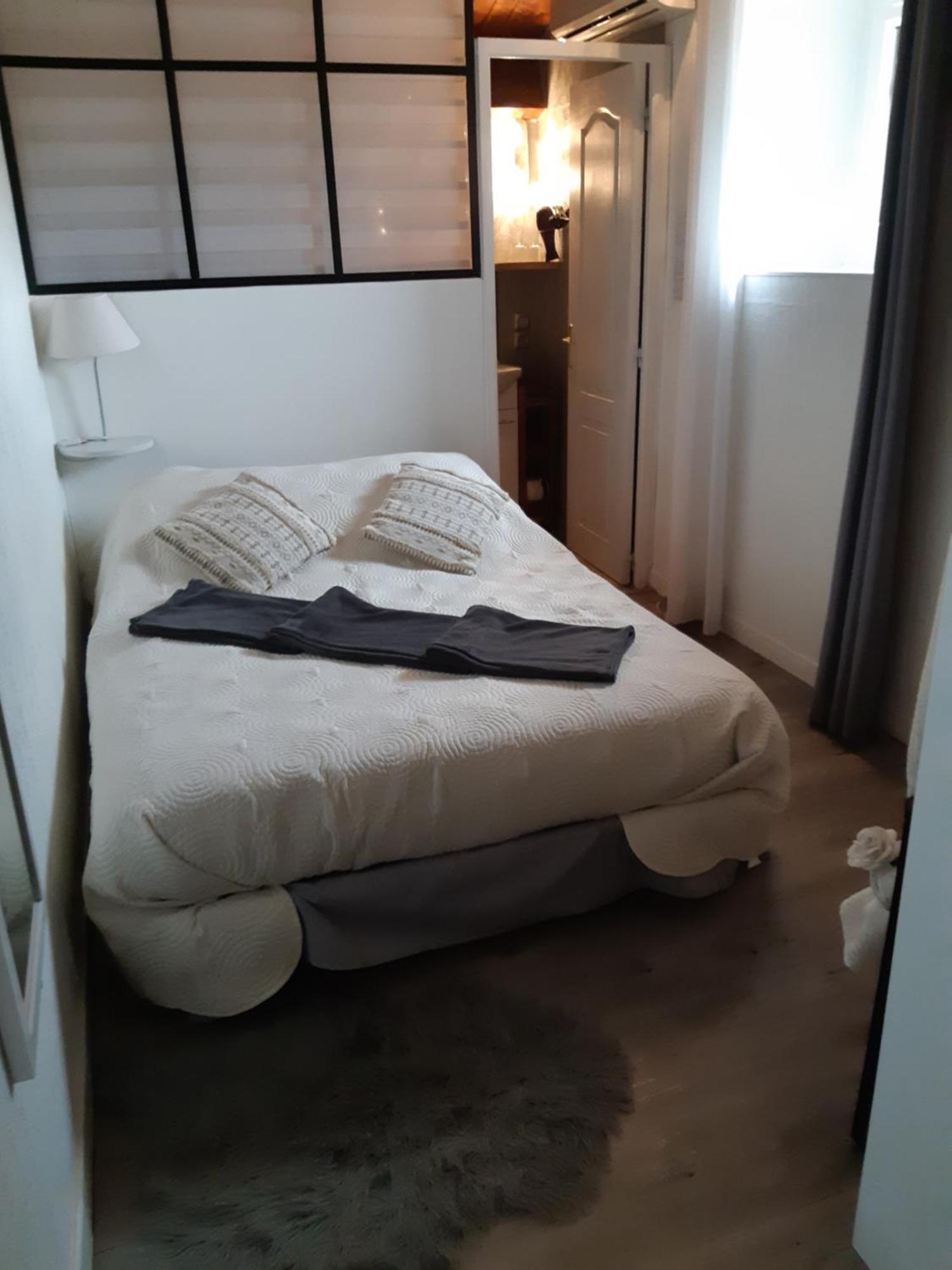 Bed and Breakfast L'Armourier Largentière Habitación foto